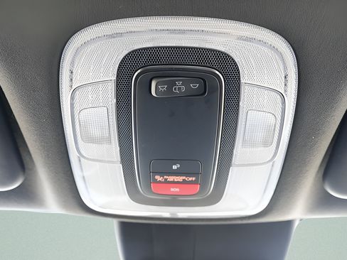 Certified 2025 Hyundai Elantra SEL FWD image 18