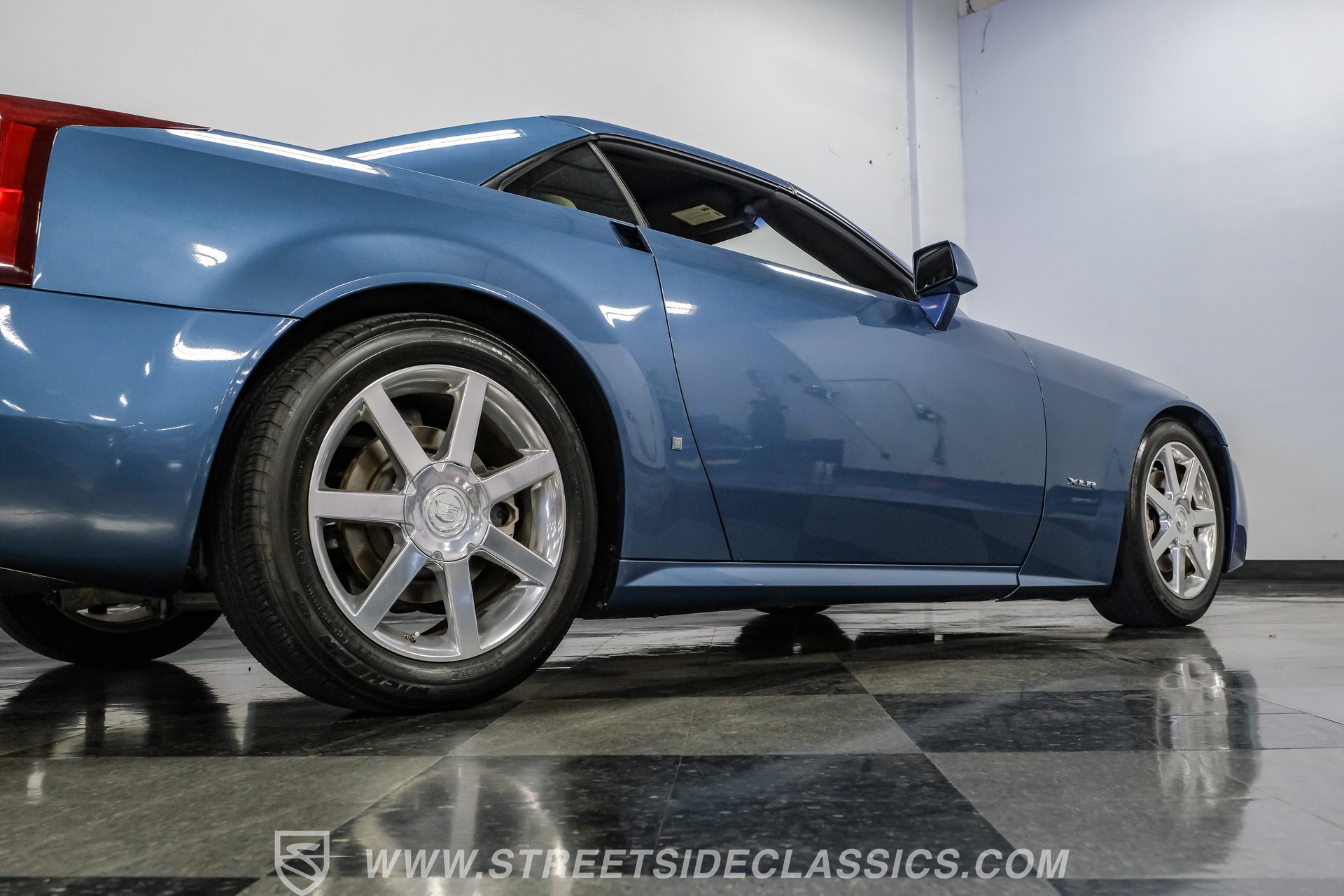 Used 2006 Cadillac XLR RWD image 28