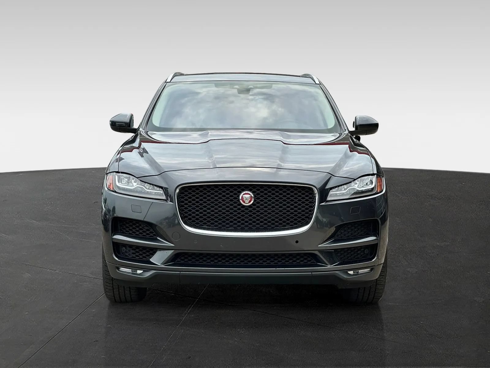 Used 2018 Jaguar F-PACE Portfolio AWD/4WD image 2