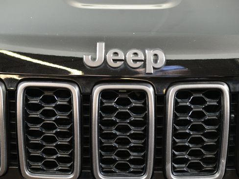 Used 2020 Jeep Grand Cherokee High Altitude image 16