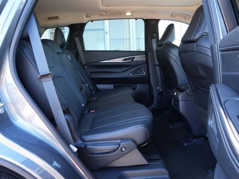 Certified 2025 INFINITI QX60 Luxe w/ Vision Package image 18