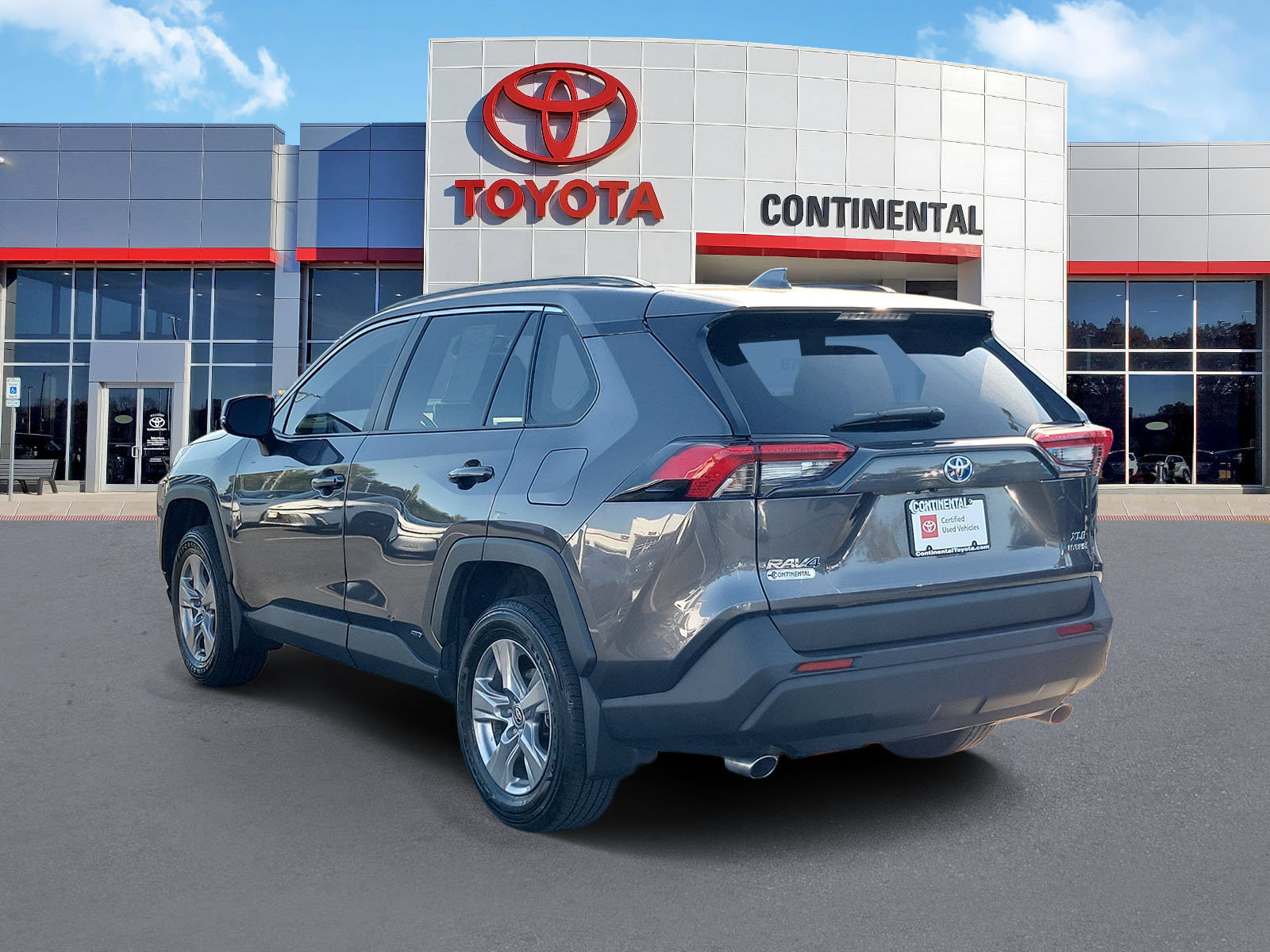 Certified 2024 Toyota RAV4 XLE w/ Convenience Package AWD/4WD image 4
