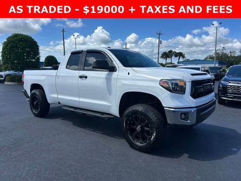 Used 2015 Toyota Tundra SR5 w/ SR5 Upgrade Package image 1