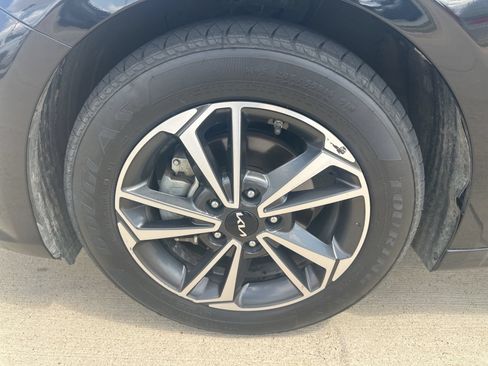Used 2023 Kia Forte LXS FWD image 19