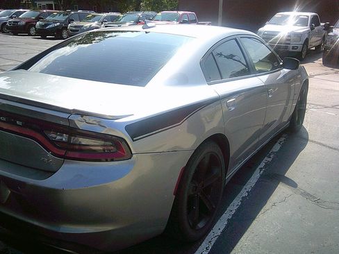 Used 2016 Dodge Charger R/T RWD image 6