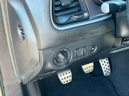 Used 2022 Dodge Challenger R/T w/ T/A Package image 10