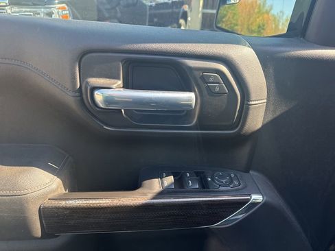 Used 2021 Chevrolet Silverado 1500 LT image 18