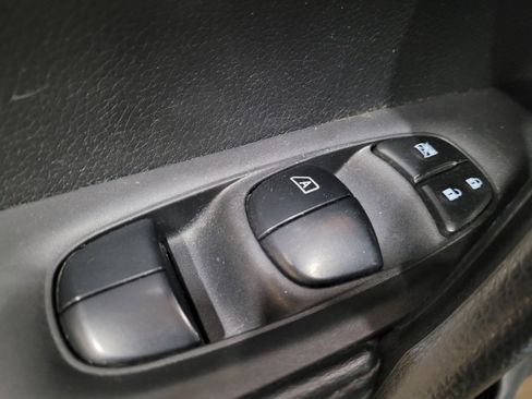 Used 2019 Nissan Rogue Sport SV FWD image 27