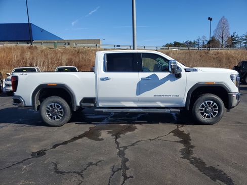 New 2026 GMC Sierra 2500 SLT w/ SLT Premium Package image 3