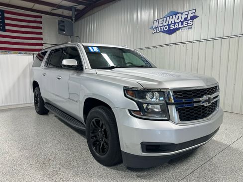 Used 2018 Chevrolet Suburban LT image 3