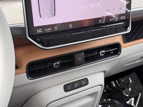 New 2025 Volkswagen ID. Buzz 1st Edition image 16