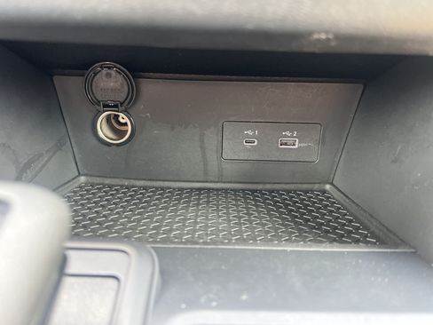 Used 2024 Nissan Pathfinder S FWD image 7