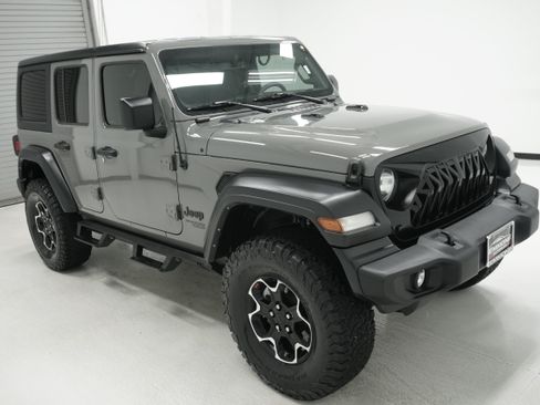 Used 2021 Jeep Wrangler Unlimited Sport AWD/4WD image 3
