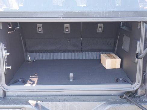 New 2025 Ford Bronco 4-Door image 9