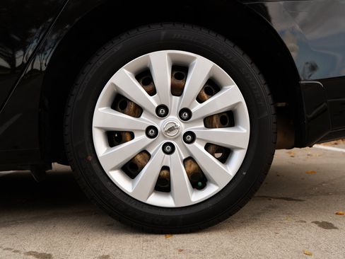 Used 2019 Nissan Sentra S image 15