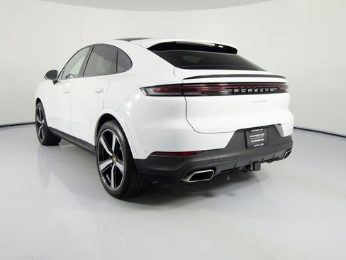 Certified 2025 Porsche Cayenne Coupe AWD/4WD image 8