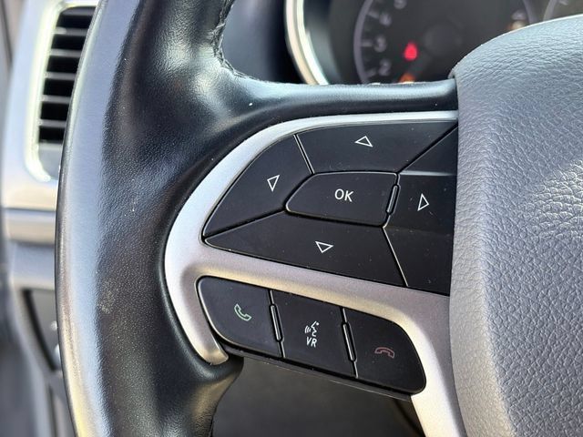 Used 2021 Jeep Grand Cherokee Laredo X AWD/4WD image 13