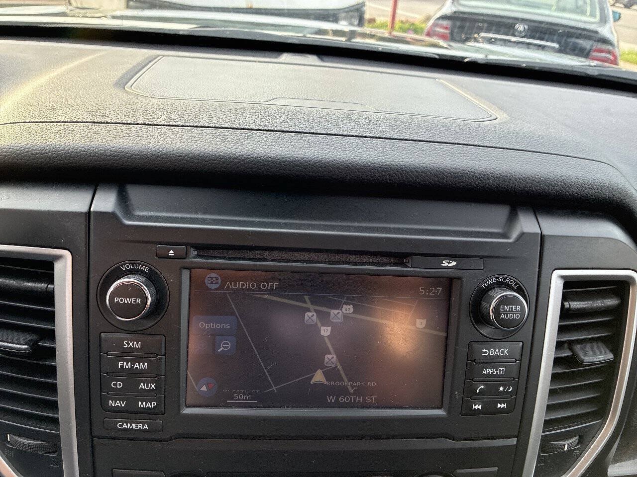 Used 2018 Nissan Titan SV AWD/4WD image 26