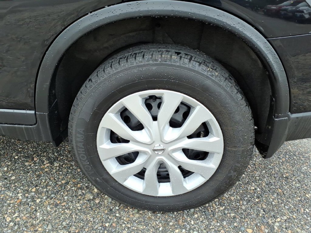 Used 2018 Nissan Rogue S AWD/4WD image 13