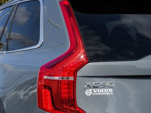 Used 2022 Volvo XC90 T5 Momentum w/ Advanced Package image 8