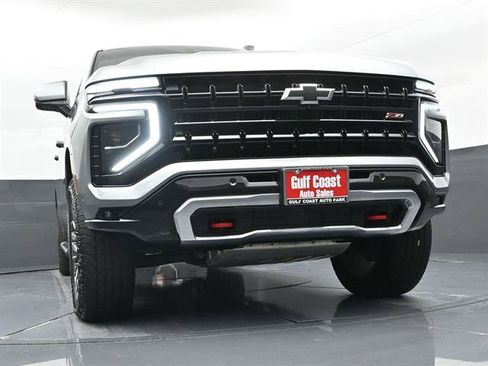 Used 2025 Chevrolet Suburban Z71 w/ Z71 Off-Road Package AWD/4WD image 32