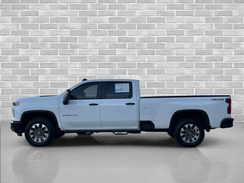 Used 2025 Chevrolet Silverado 2500 Custom w/ Custom Value Package image 2