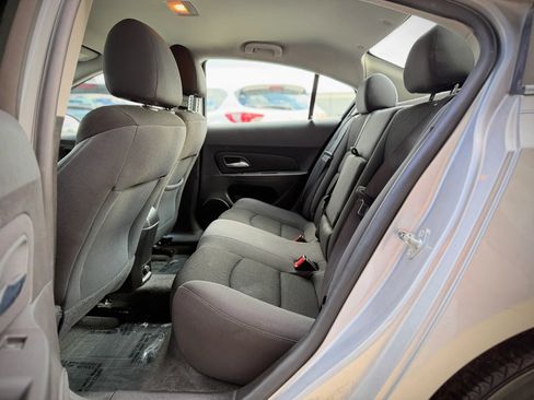 Used 2016 Chevrolet Cruze LT FWD image 14