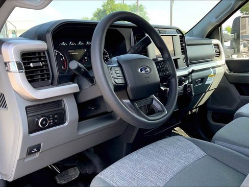New 2025 Ford F450 XLT image 6