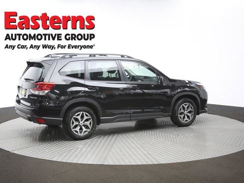 Used 2023 Subaru Forester Premium AWD/4WD image 47