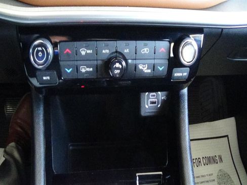 Certified 2025 Jeep Compass Limited w/ Elite Group image 31