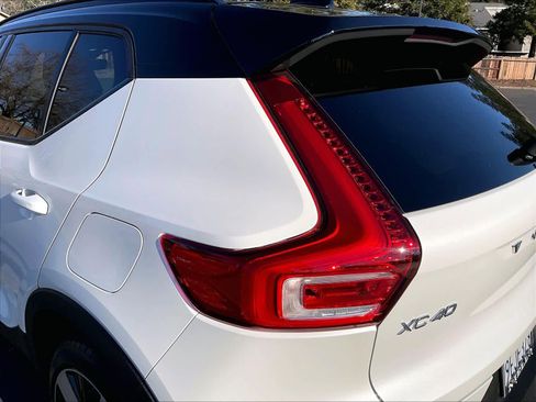 Used 2023 Volvo XC40 Recharge Ultimate w/ Protection Package Premier image 32