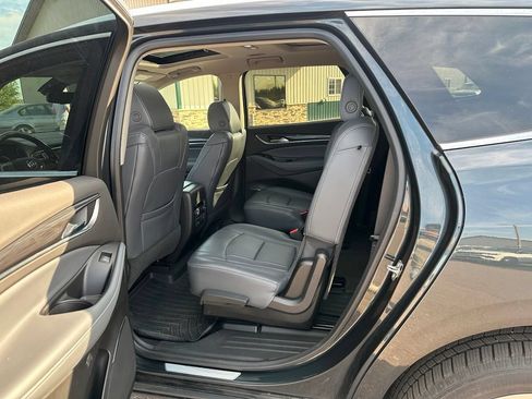 Used 2018 Buick Enclave Premium w/ Experience Buick Package AWD/4WD image 21