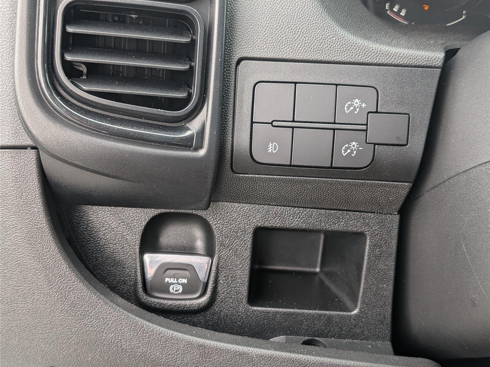 Used 2024 RAM ProMaster 1500 w/ Safety Group FWD image 18
