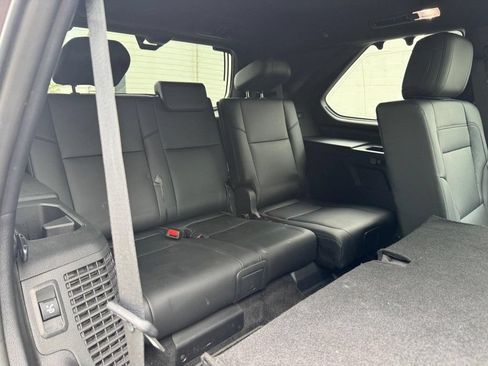 Used 2025 Toyota Sequoia Limited w/ Tow Technology Package AWD/4WD image 15