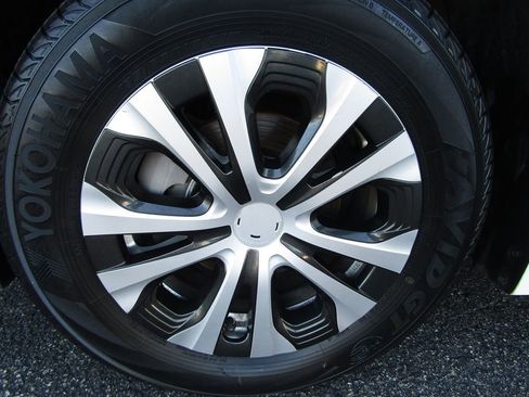 Used 2022 Toyota Corolla LE image 35