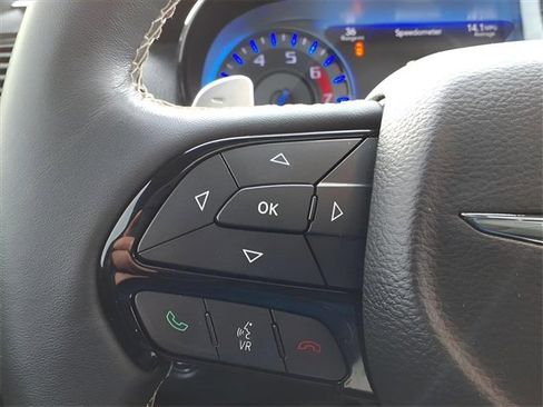 Used 2015 Chrysler 300 S image 29