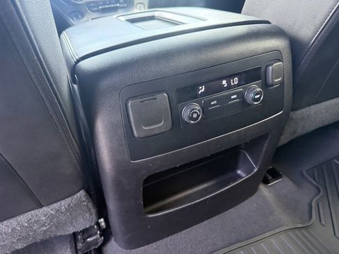 Used 2019 Chevrolet Tahoe LT RWD image 9