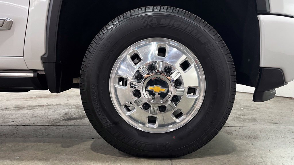 Used 2024 Chevrolet Silverado 3500 High Country w/ High Country Premium Package AWD/4WD image 13
