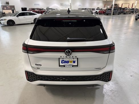 New 2026 Volkswagen Tiguan SE R-Line AWD/4WD image 8