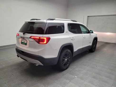 Used 2018 GMC Acadia SLT FWD image 9