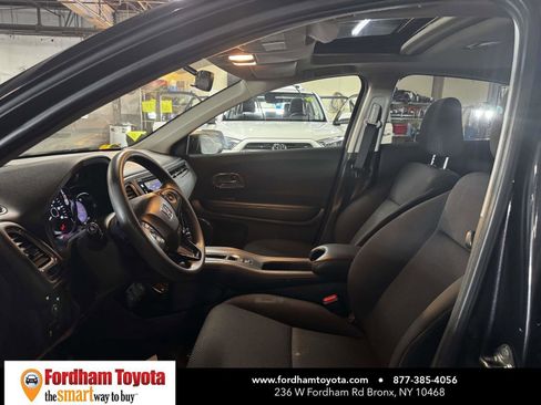 Used 2018 Honda HR-V EX image 17