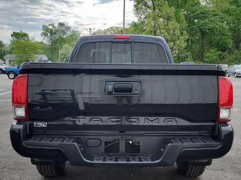 Used 2021 Toyota Tacoma SR w/ SX Package AWD/4WD image 4