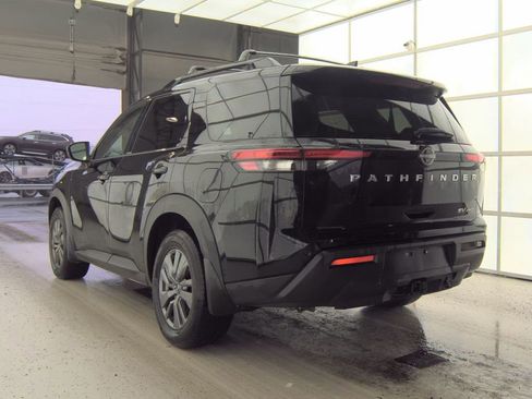 Certified 2023 Nissan Pathfinder SV w/ SV Premium Package image 3