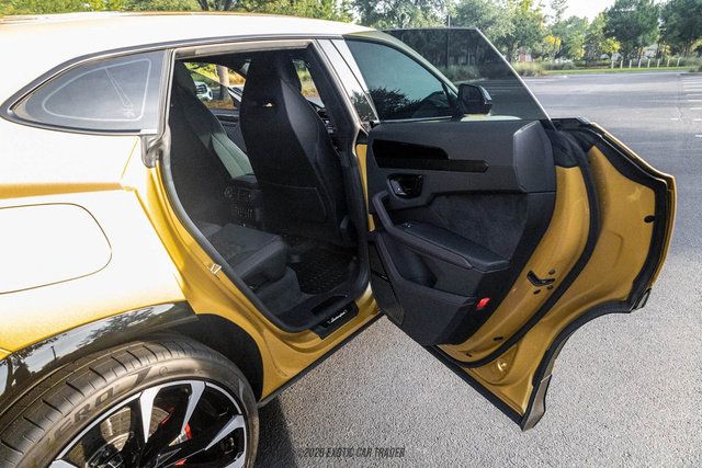 Used 2024 Lamborghini Urus S AWD/4WD image 41