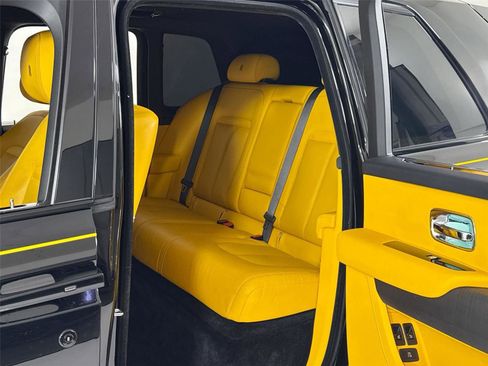 Used 2020 Rolls-Royce Cullinan image 25