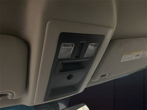 Used 2021 RAM 1500 Classic SLT image 17