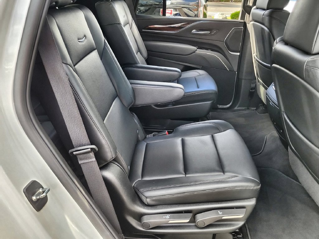 Used 2024 Cadillac Escalade Luxury RWD image 26