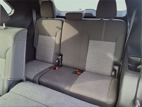 Used 2025 GMC Acadia Elevation image 21