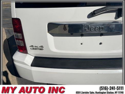 Used 2012 Jeep Liberty Limited w/ Tire & Wheel Group image 35