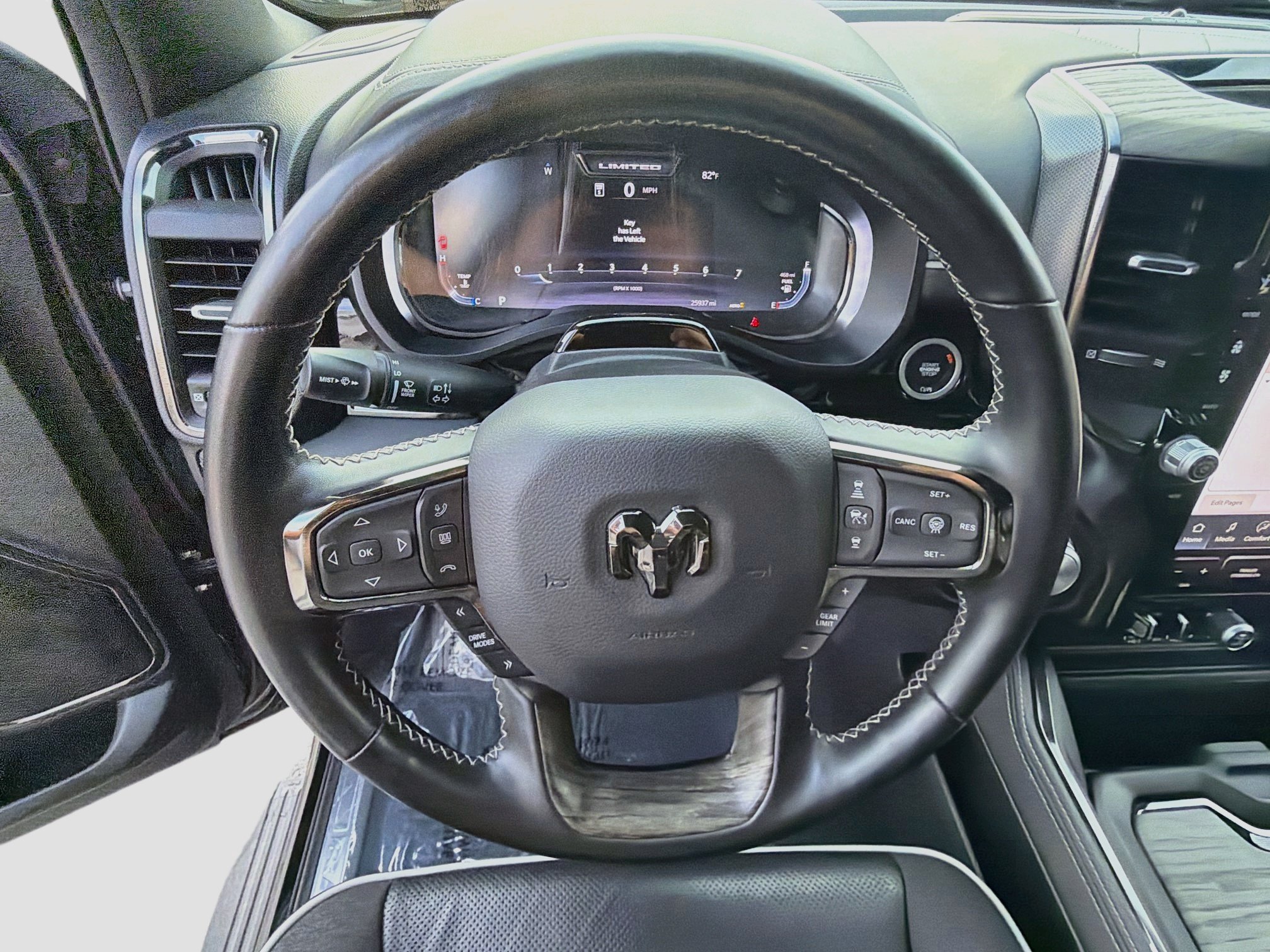 Used 2025 RAM 1500 Limited AWD/4WD image 38